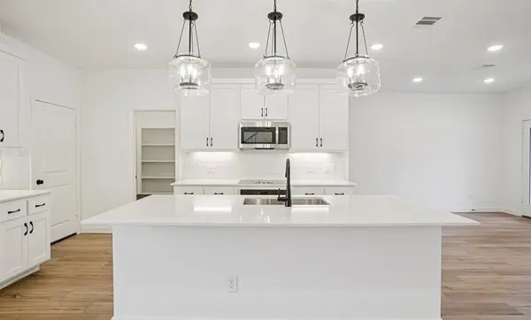 6923 Mission Tejas Drive, Dallas, TX 75228