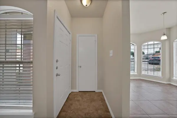 432 Lake Highland Drive, Lake Dallas, TX 75065