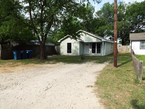 747 Luther Ln, Gun Barrel City, TX 75156