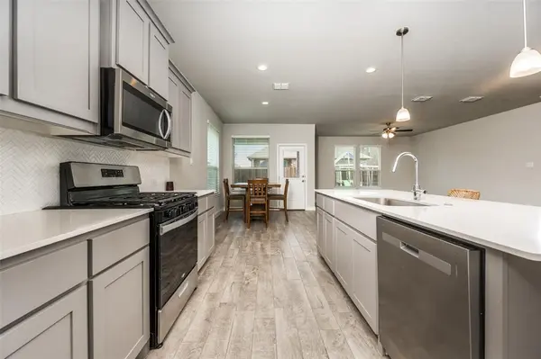 5267 Mountain View Drive, Krum, TX 76249