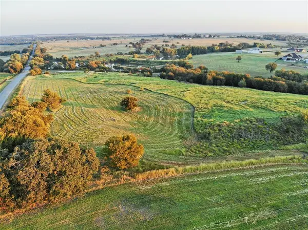 434 Four Corners Road, West, TX 76691