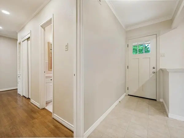 6224 Berryhill Street, Dallas, TX 75231