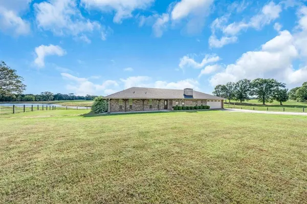 537 SW 12th, Mount Pleasant, TX 75455