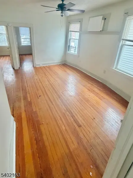 27 Sears Pl, Clifton City, NJ 07011