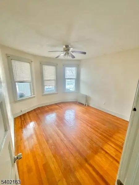 27 Sears Pl, Clifton City, NJ 07011