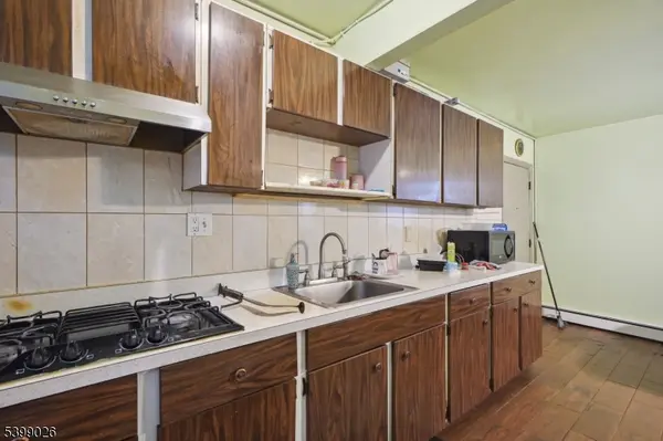 109 Dixon Ave, Paterson City, NJ 07501