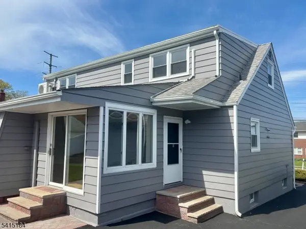 9 Joan Pl, Clifton City, NJ 07012