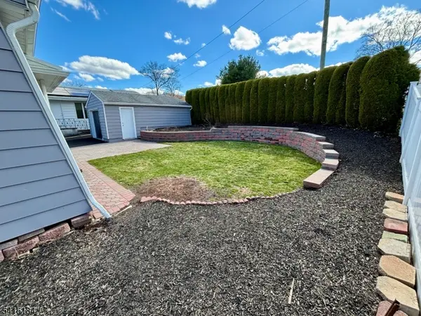 9 Joan Pl, Clifton City, NJ 07012