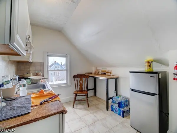 20 Geneva St, Elizabeth City, NJ 07206