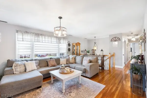 68 DORIS WAY, Clark Twp., NJ 07066