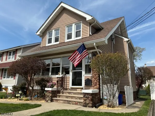 86 Van Houten Pl, Belleville Twp., NJ 07109