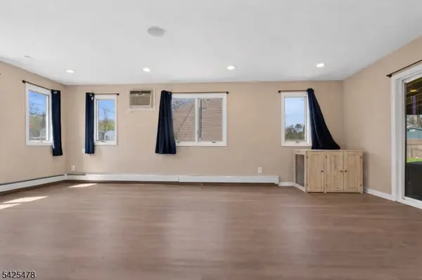 334 Pine St, Pompton Lakes Boro, NJ 07442