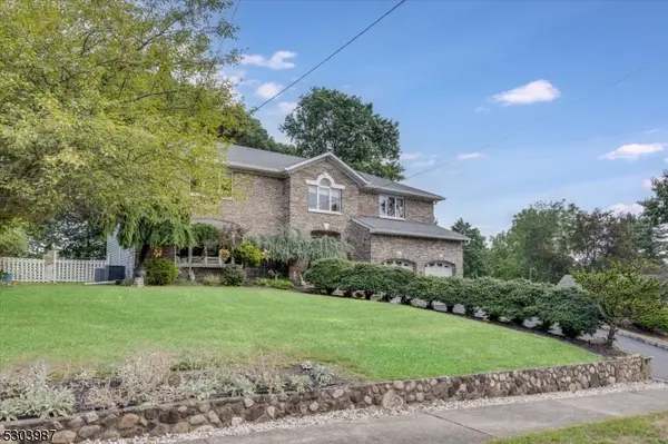 64 Roosevelt Ave, North Haledon Boro, NJ 07508