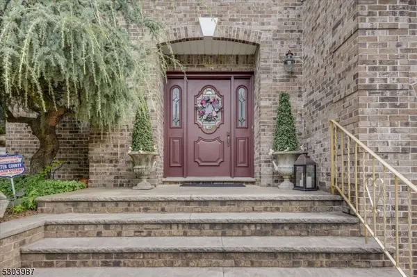 64 Roosevelt Ave, North Haledon Boro, NJ 07508