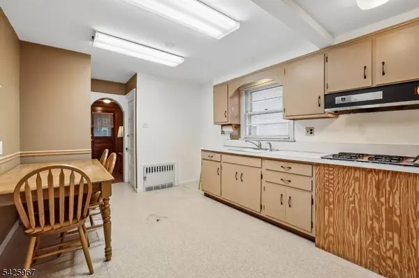 164 E High St, Somerville Boro, NJ 08876