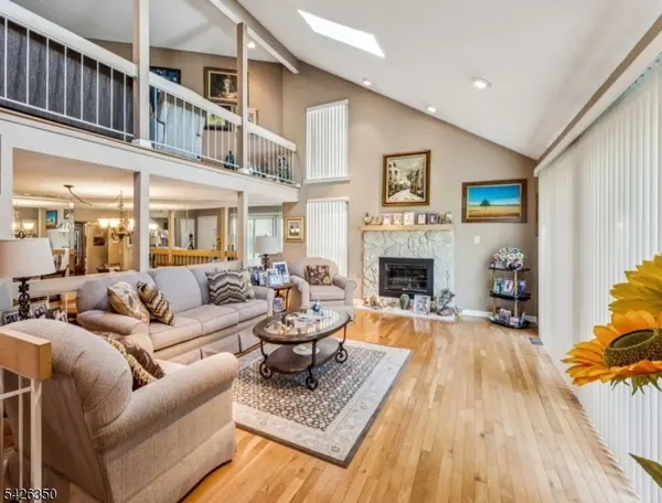 75 Linda Ln, Edison Twp., NJ 08820