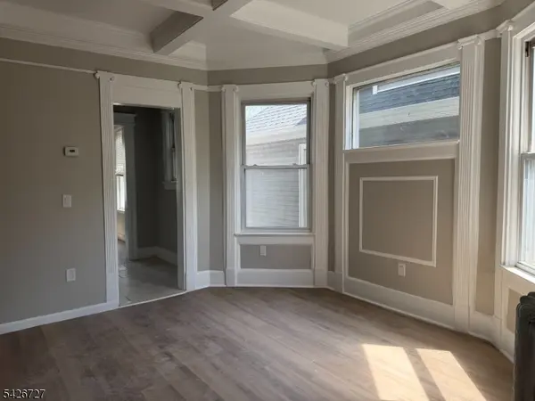 37 Mapes Ave, Newark City, NJ 07112