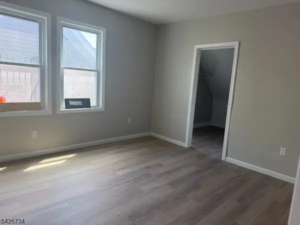 37 Mapes Ave, Newark City, NJ 07112