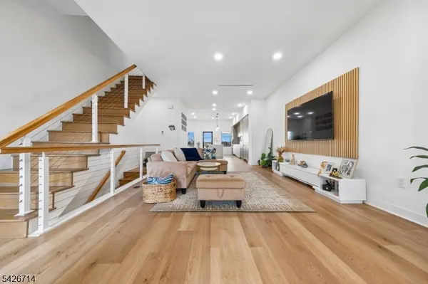 5 Harbor Front Ter #D5, Elizabeth City, NJ 07206