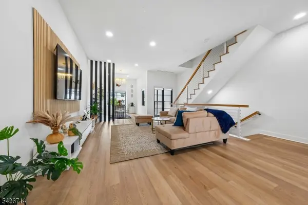 5 Harbor Front Ter #D5, Elizabeth City, NJ 07206