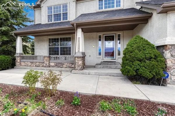 15211 Ridgefield LN, Colorado Springs, CO 80921