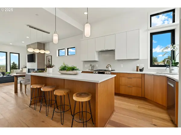 2405 E 6TH ST, Vancouver, WA 98661