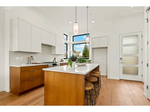 2405 E 6TH ST, Vancouver, WA 98661