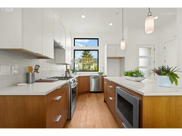 2405 E 6TH ST, Vancouver, WA 98661