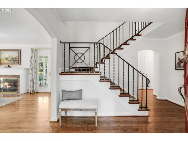 629 SE SAINT ANDREWS DR, Portland, OR 97202