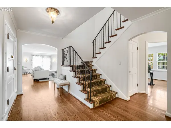 629 SE SAINT ANDREWS DR, Portland, OR 97202