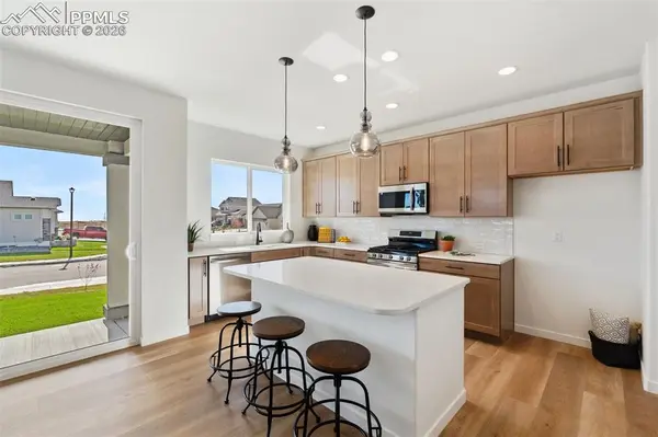 9283 Old Divide DR, Colorado Springs, CO 80908