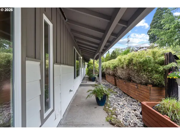 4711 FALLS VIEW AVE, West Linn, OR 97068