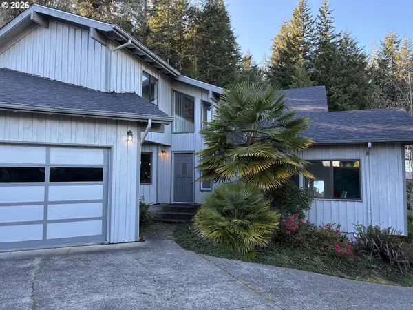 2225 MAINE CT, North Bend, OR 97459