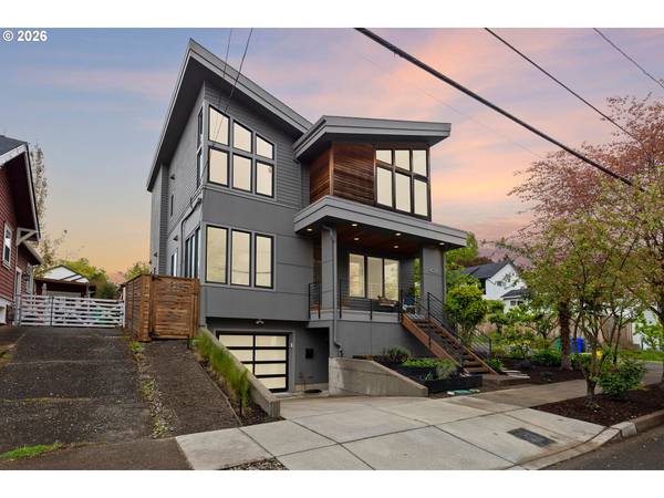 4041 SE KNAPP ST, Portland, OR 97202