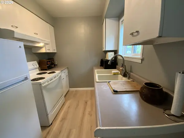 10830 NE HANCOCK ST, Portland, OR 97220