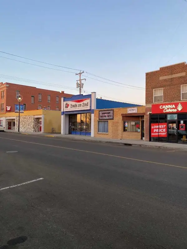 111 2 ST W, Brooks, AB T1R 1C7