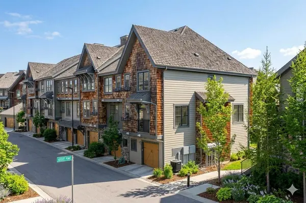 455 Ascot CIR SW, Calgary, AB T3H 0X3