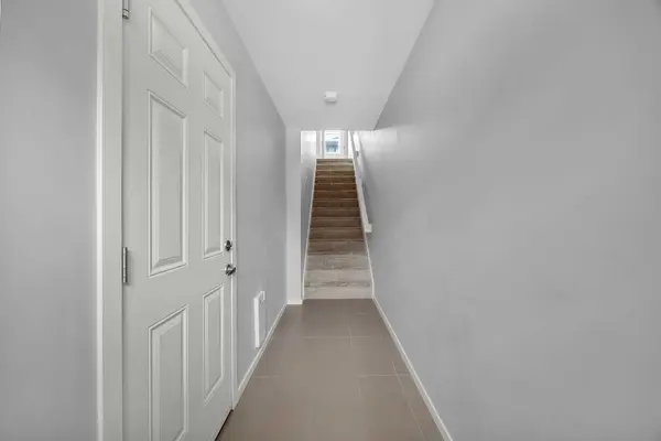 455 Ascot CIR SW, Calgary, AB T3H 0X3