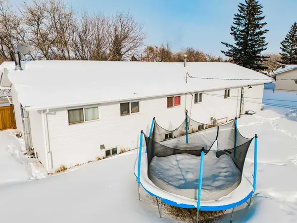 10213 101 AVE, La Crete, AB T0H 2H0