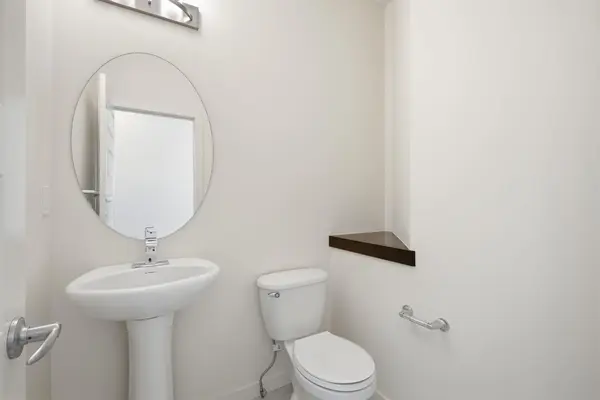 101 Evanborough GN NW, Calgary, AB T3P 0M8