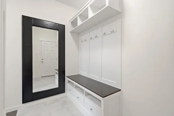 101 Evanborough GN NW, Calgary, AB T3P 0M8