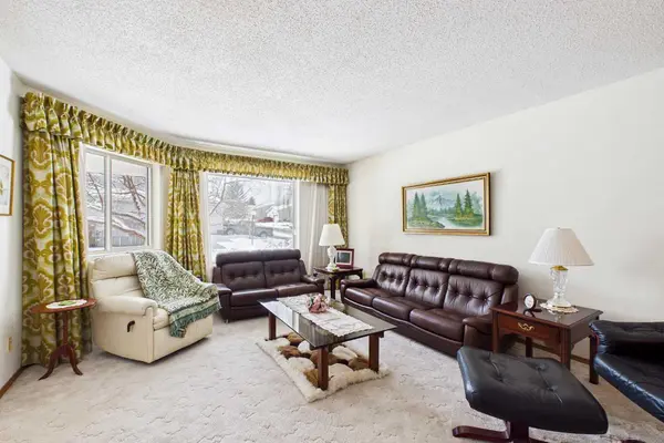 115 Macewan Park HTS NW, Calgary, AB T3K 3W6