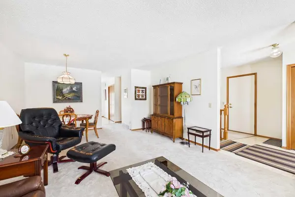 115 Macewan Park HTS NW, Calgary, AB T3K 3W6