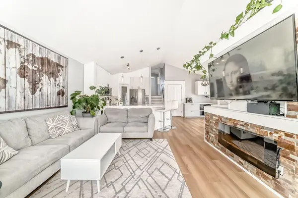 45 Hidden Hills WAY NW, Calgary, AB T3r5t1