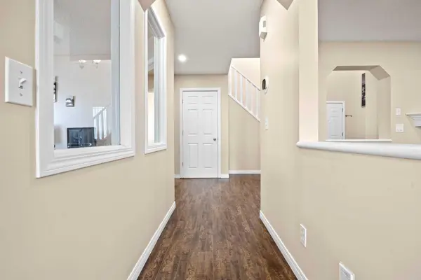 332 Oakmere WAY, Chestermere, AB T1X 1N3