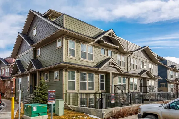 305 Cranbrook SQ SE, Calgary, AB T3M 3K8