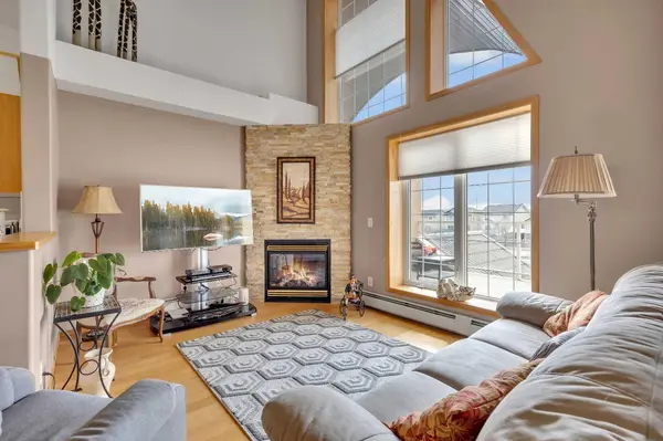 728 Country Hills RD NW #303, Calgary, AB T3K 5K8