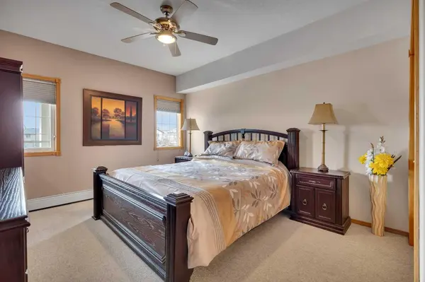 728 Country Hills RD NW #303, Calgary, AB T3K 5K8