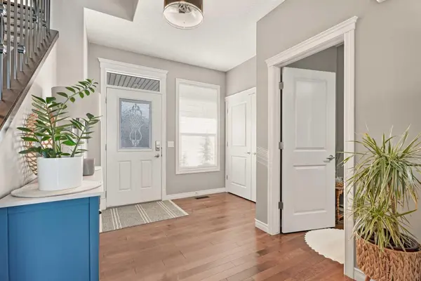 157 Crystal Green DR, Okotoks, AB T1S0C8