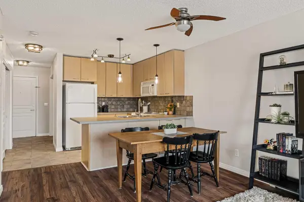 5115 Richard RD SW #209, Calgary, AB T3E 7M7